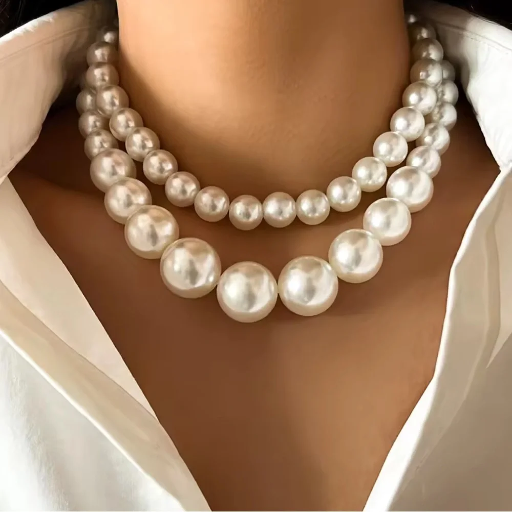 Vintage White Pearl Necklace - Picture 8 of 9
